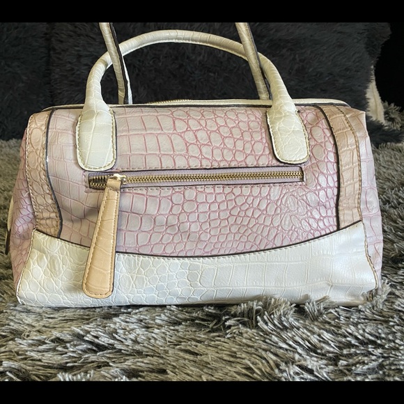 COPY - Guess purse - Picture 2 of 8